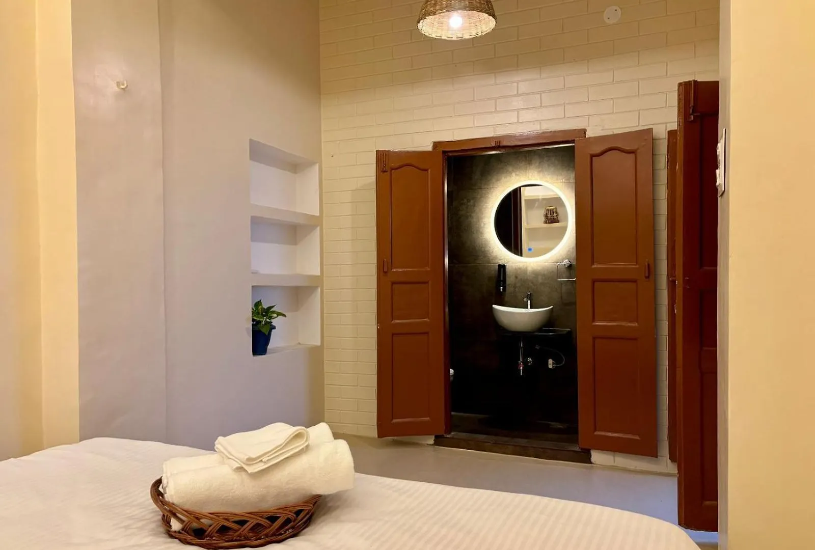 Vintage River Homestay Varanasi