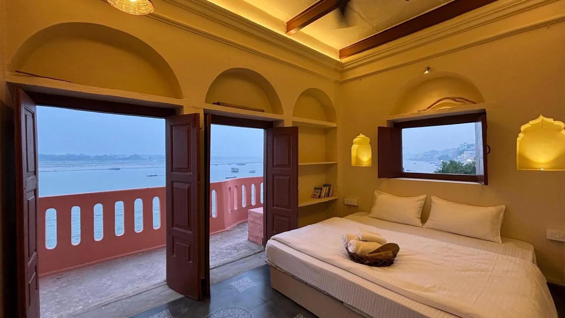 Vintage River Homestay Varanasi